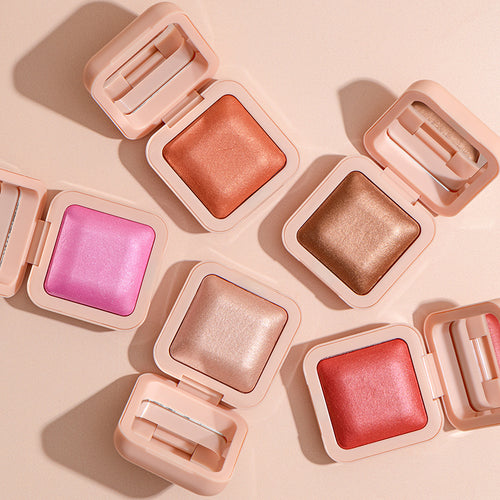 <div class="metafield-rich_text_field"><p>Apply to the apples of your cheeks with a fluffy blush brush, using light sweeping motions. Build up depending on your desired finish.</p></div>