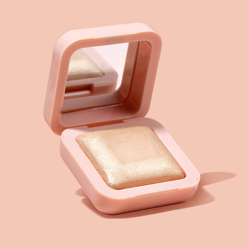 <div class="metafield-rich_text_field"><p>Apply to the high points of your face, including the cheeks, brow bone, eyelids, cupid&#39;s bow, nose bridge, and collarbones. Using a small, fluffy brush, lightly sweep the product onto these areas to instantly add glow back to the skin. For best results, pair with our Glow Milk Cream and Powder Blush for a lit-from-within glow.</p></div>