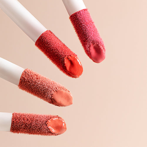 <div class="metafield-rich_text_field"><p>Apply 1-3 dots onto the apples of cheeks depending on your desired intensity. Blend out using clean fingertips or your favourite blush tool. A little goes a long way.</p></div>