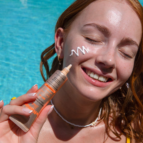 <div class="metafield-rich_text_field"><p>Apply generously to face, neck (we recommend 3 finger lengths for your face and neck), after moisturiser and before makeup application. Apply all over body or mix with Glow Milk Bronzed for ultimate glow. Blend into skin with clean fingertips.</p><p><br />
Apply sun protection generously, 15 to 30 minutes before sun exposure. Any less, radically reduces the protection effect. Even sun protection with high SPF does not grant full protection. Avoid midday sun. Reapply product every 2 hours or after extensive sweating, swimming or towel drying. </p><p><strong>Keep product out of reach of children. Avoid contact with eyes. </strong><br />
</p></div>